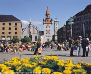 Ansicht Marienplatz - beliebter Startpunkt für die Stadtführung Historisches München