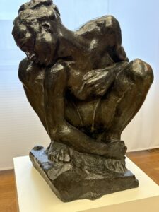 Die Kauernde von August Rodin - Frankreichs berühmtesten Bildhauer