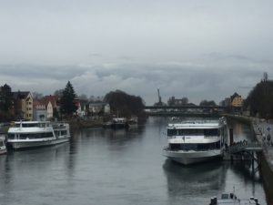 Die Kristallflotte auf der Donau