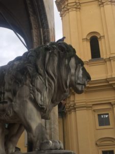 Kopf des Löwen vor der Feldherrnhalle am Odeonsplatz München