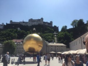 Ansicht Salzburg - Festung Hohensalzburg und Blick auf die Festungsbahn