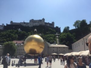 Ansicht Salzburg - Festung Hohensalzburg und Blick auf die Festungsbahn 