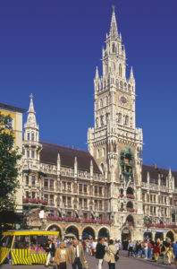 Munich' s New City Hall and Marienplatz in the heart of the city