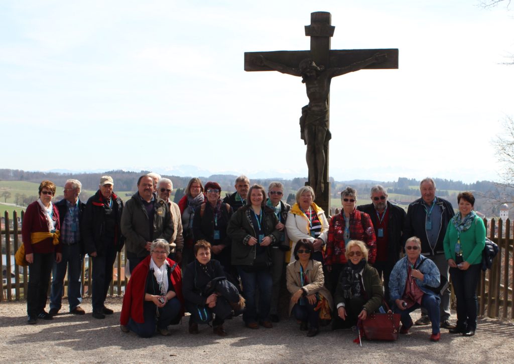 Jesus Christ - a wooden sculpture
In the Free State of Bavaria the  catholic believe dominates, especially in the countryside. My tourist group was very pleased to get this group photo. 