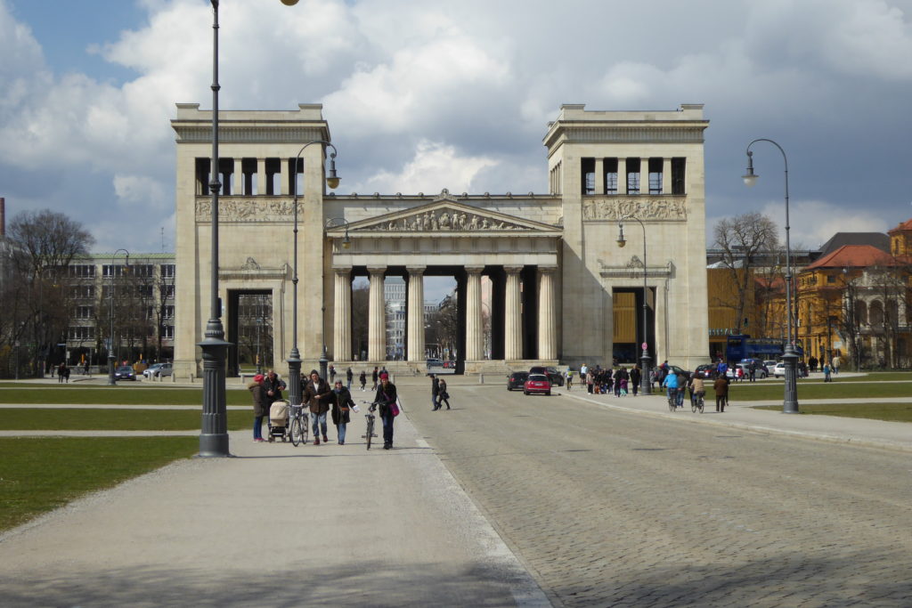Königsplatz - Glyptothek - King's Square – Schöne Stadtführung in München
