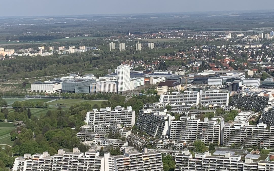 Olympiadorf  – ein baukulturelles Meisterwerk – ein Streifzug durchs Olympiadorf – stets mit Blick auf den Olympiaturm