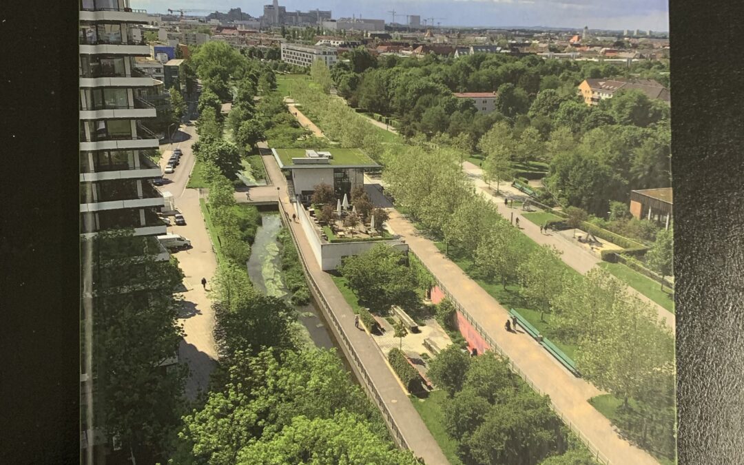 Buch – Präsentation auf dem Petueltunnel im Petuelpark vor der Presse (Abendzeitung / HALLO), meinen Wegbegleitern und Tunnelfreunden der BÜRGERINITIATIVE PETUELRING eV aus den benachbarten Wohnhochhäusern